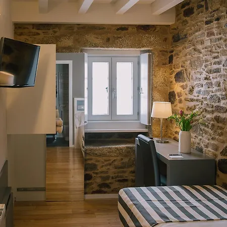 Πανσιόν Os Sobrinos Do Pai 3*