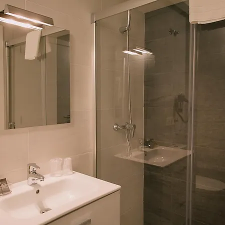 Os Sobrinos Do Pai Πανσιόν Σαντιάγο ντε Κομποστέλα